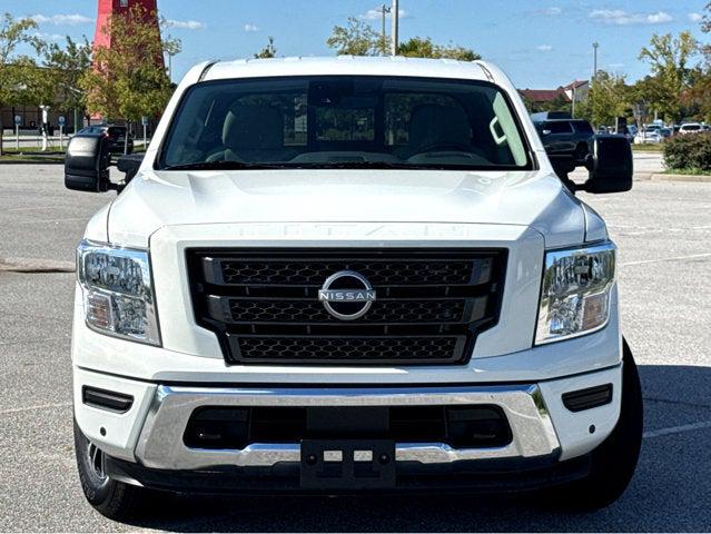 2024 Nissan TITAN Crew Cab SV 4x2