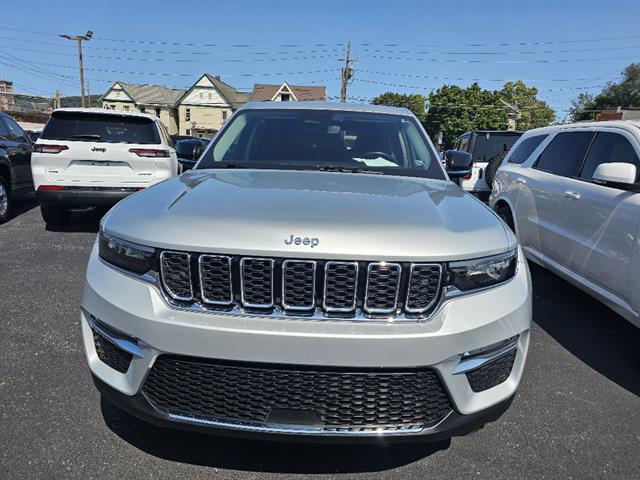 2022 Jeep Grand Cherokee Limited 4x4 2022 Jeep Grand Cherokee Limited 4x4