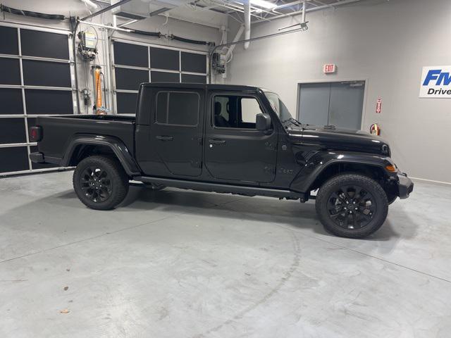 2025 Jeep Gladiator GLADIATOR NIGHTHAWK 4X4 2025 Jeep Gladiator GLADIATOR NIGHTHAWK 4X4