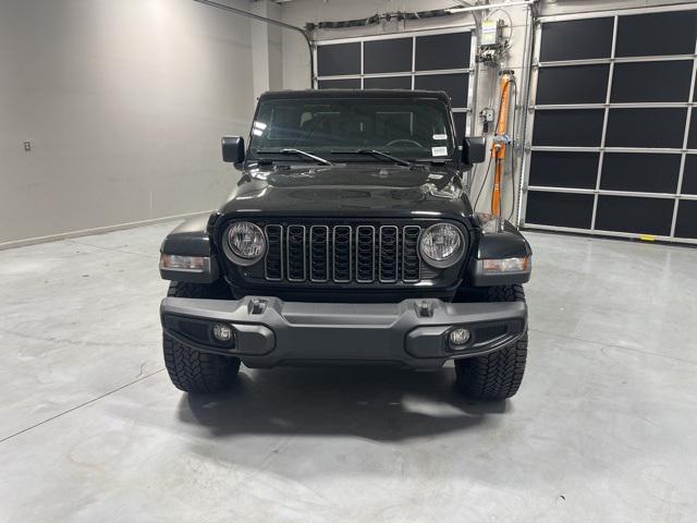 2025 Jeep Gladiator GLADIATOR NIGHTHAWK 4X4 2025 Jeep Gladiator GLADIATOR NIGHTHAWK 4X4