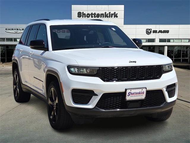 2023 Jeep Grand Cherokee Altitude 4x2