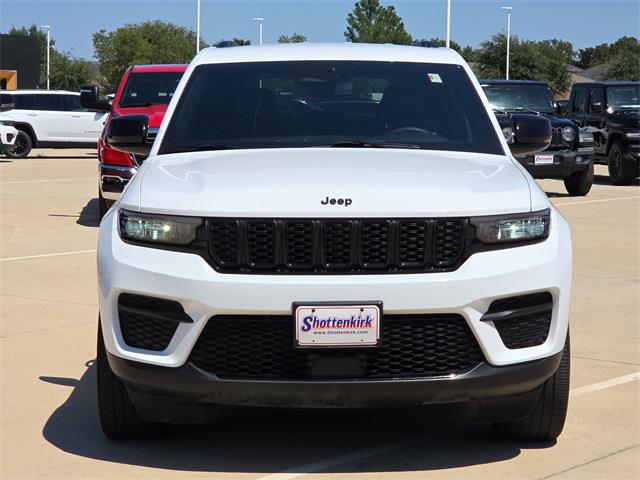 2023 Jeep Grand Cherokee Altitude 4x2