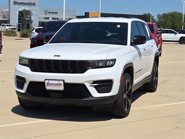 2023 Jeep Grand Cherokee Altitude 4x2