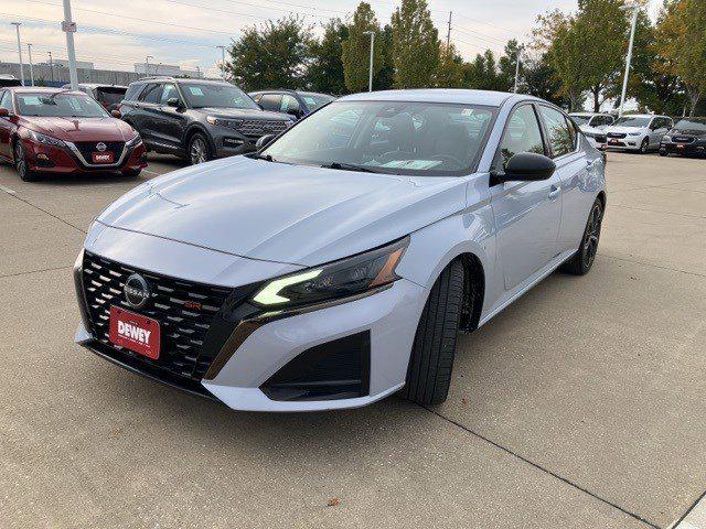 2023 Nissan Altima SR FWD
