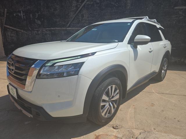 2023 Nissan Pathfinder SL FWD