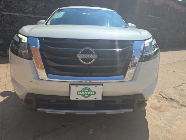 2023 Nissan Pathfinder SL FWD