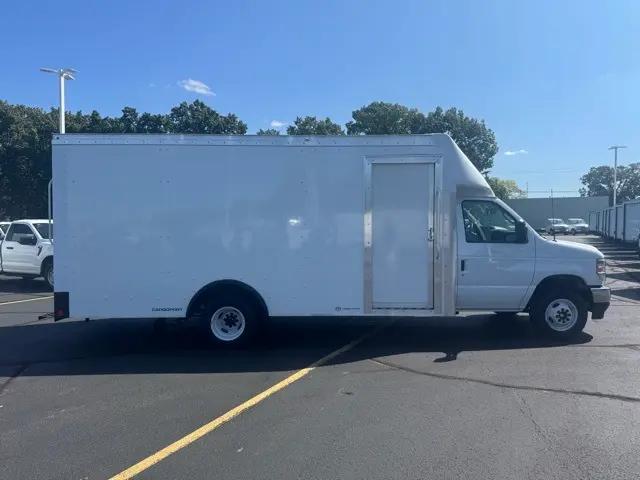 2026 Ford E-450 Cutaway E-Series Cutaway