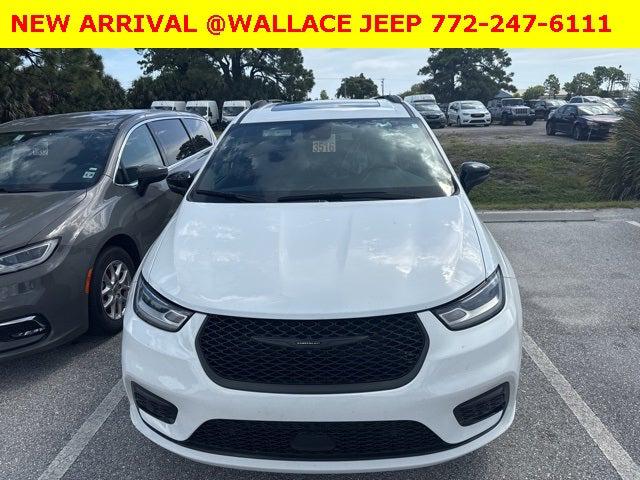 2023 Chrysler Pacifica Limited AWD
