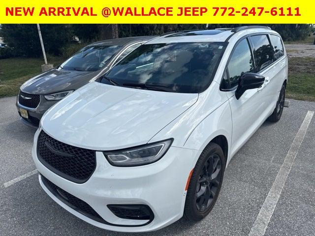 2023 Chrysler Pacifica Limited AWD