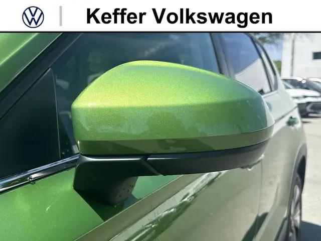 2026 Volkswagen Taos SE