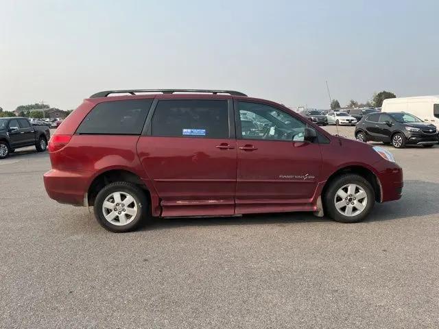 2005 Toyota Sienna LE