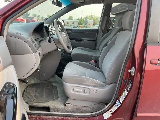 2005 Toyota Sienna LE