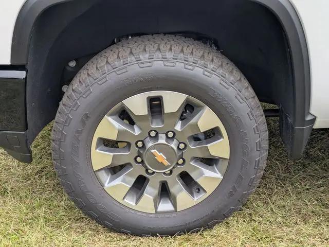 2025 Chevrolet Silverado 2500HD 4WD Double Cab Standard Bed Custom