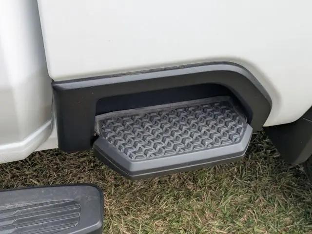 2025 Chevrolet Silverado 2500HD 4WD Double Cab Standard Bed Custom