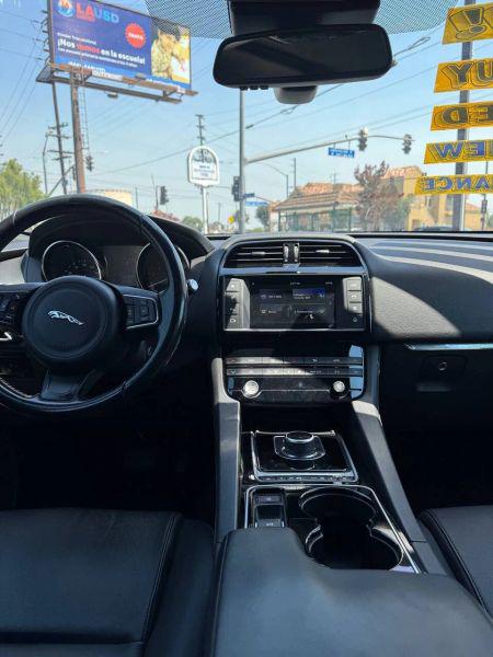 2017 Jaguar F-PACE 35t Premium