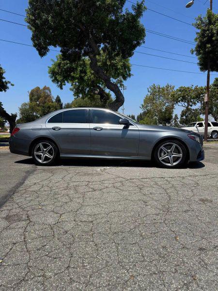 2018 Mercedes-Benz E-CLASS E 300 E 300