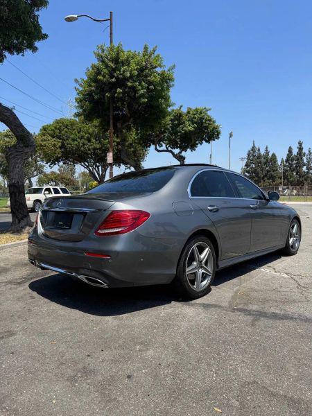 2018 Mercedes-Benz E-CLASS E 300 E 300