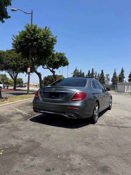 2018 Mercedes-Benz E-CLASS E 300 E 300