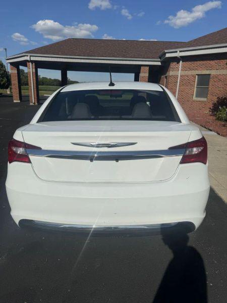 2013 Chrysler 200 LX