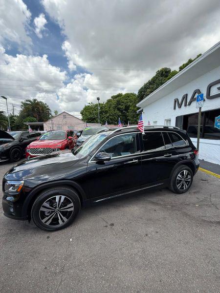 2025 Mercedes-Benz GLB 250