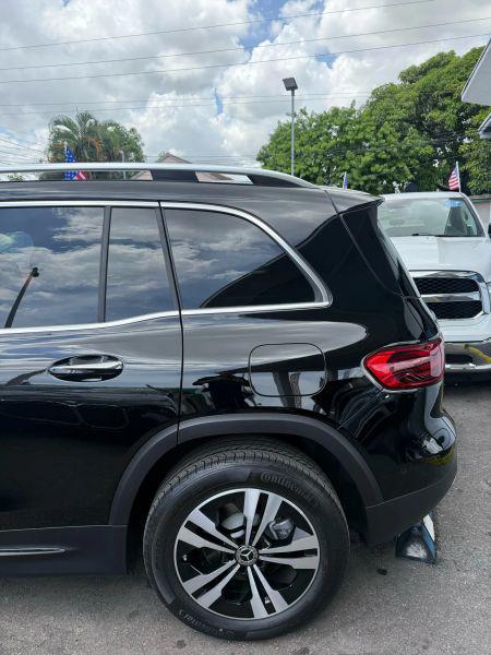 2025 Mercedes-Benz GLB 250
