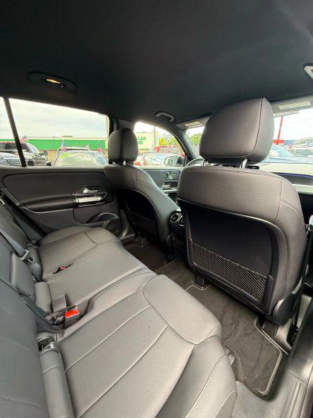 2025 Mercedes-Benz GLB 250
