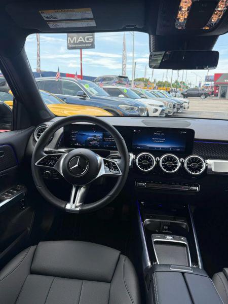 2025 Mercedes-Benz GLB 250