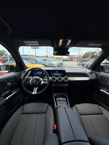2025 Mercedes-Benz GLB 250