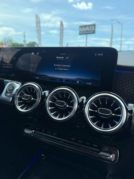 2025 Mercedes-Benz GLB 250