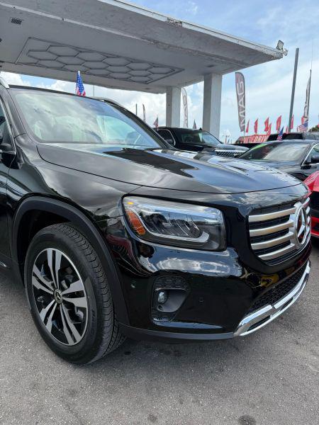 2025 Mercedes-Benz GLB 250