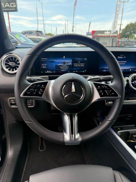 2025 Mercedes-Benz GLB 250
