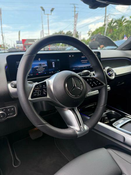 2025 Mercedes-Benz GLB 250