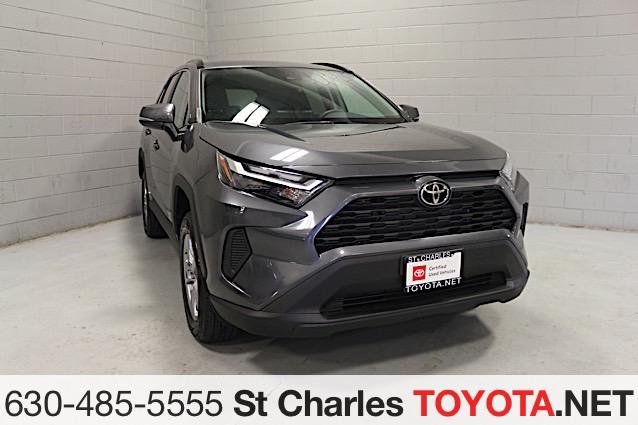 2025 Toyota RAV4 XLE's photo