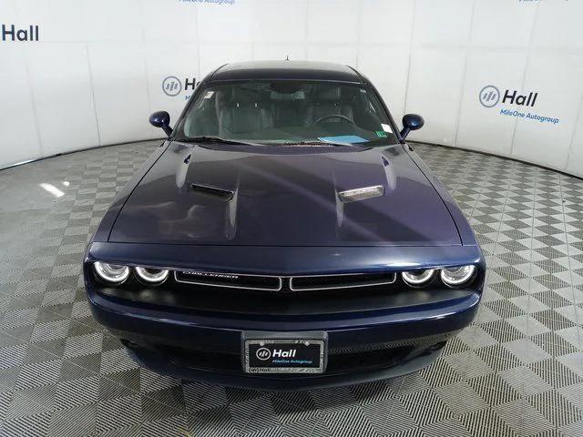 2017 Dodge Challenger SXT Plus
