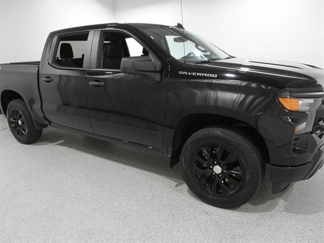 2022 Chevrolet Silverado 1500 4WD Crew Cab Short Bed Custom