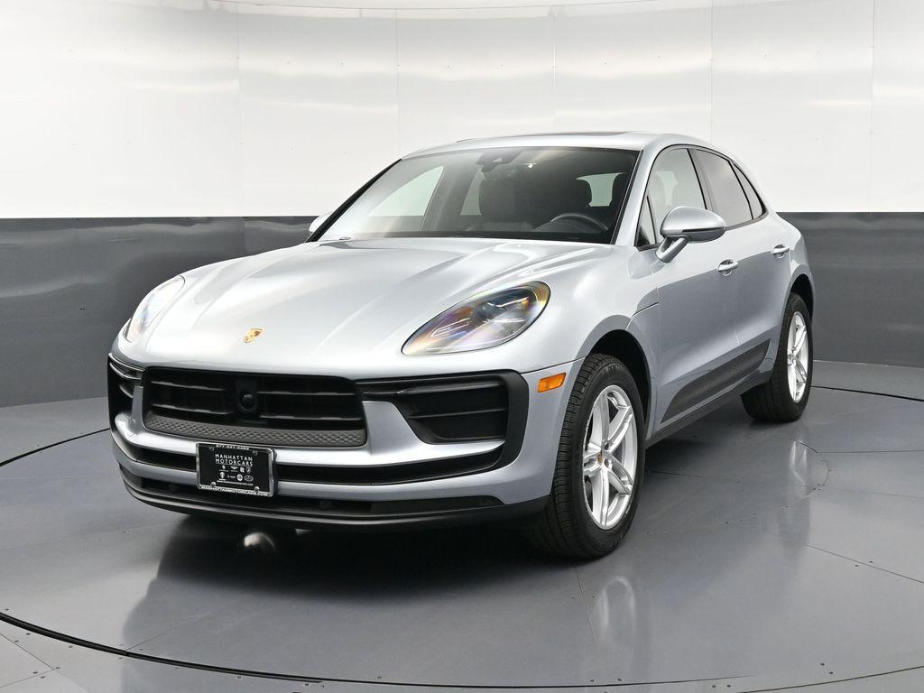 /2025 Porsche Macan