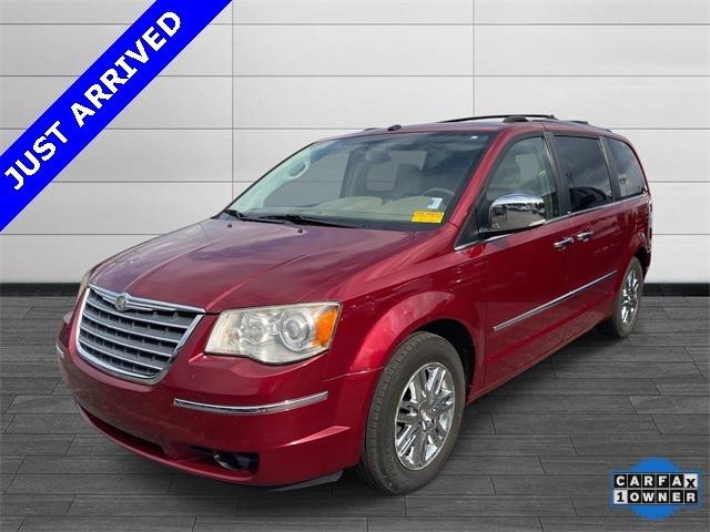 2010 Chrysler Town and Country New Limited