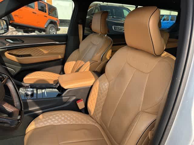 2023 Jeep Grand Cherokee L Summit 4x4