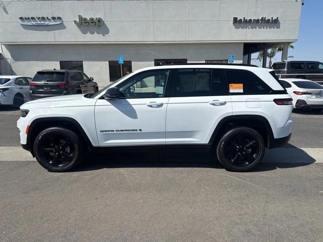 2022 Jeep Grand Cherokee Altitude 4x2