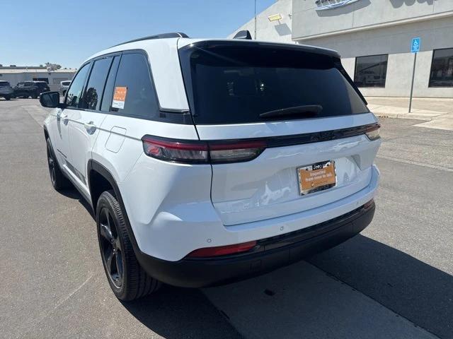 2022 Jeep Grand Cherokee Altitude 4x2