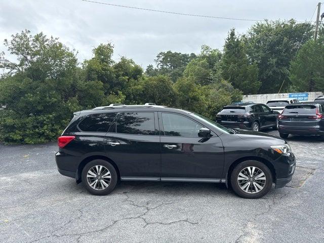2017 Nissan Pathfinder SL