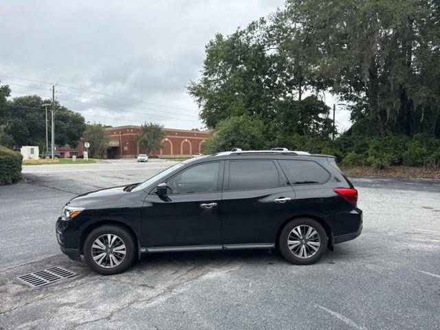 2017 Nissan Pathfinder SL