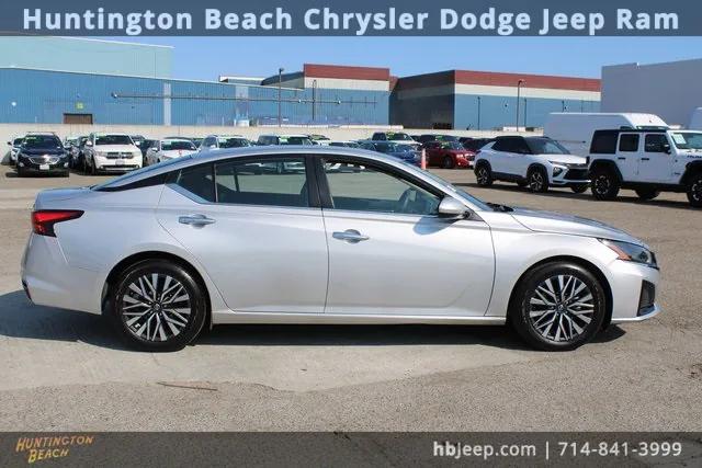 2023 Nissan Altima SV FWD