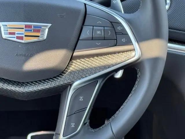 2025 Cadillac XT5 AWD Sport