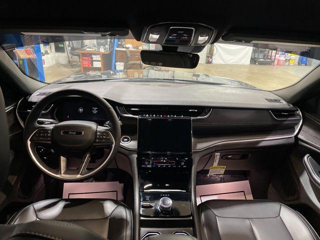 2025 Jeep Grand Cherokee L Limited 4x4 2025 Jeep Grand Cherokee L Limited 4x4