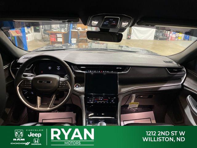 2025 Jeep Grand Cherokee L Limited 4x4 2025 Jeep Grand Cherokee L Limited 4x4