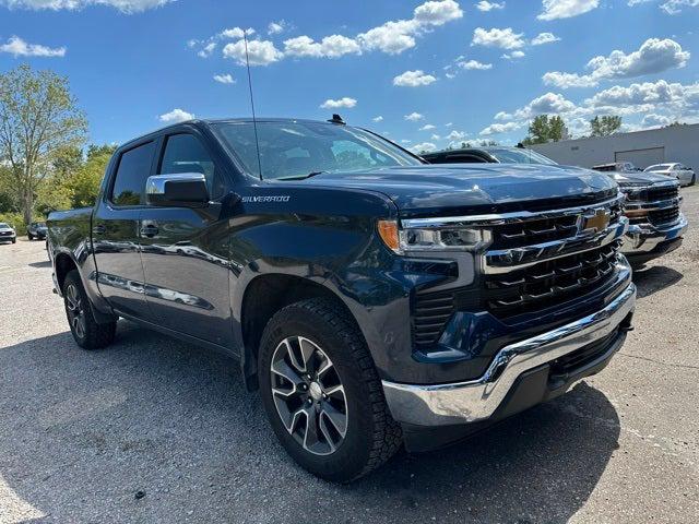 2022 Chevrolet Silverado 1500 4WD Crew Cab Standard Bed LT