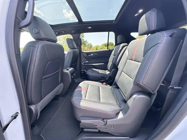 2026 Chevrolet Traverse FWD RS