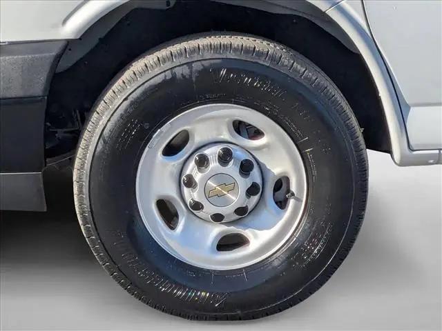 2025 Chevrolet Express Cargo Van RWD 2500 Regular Wheelbase WT