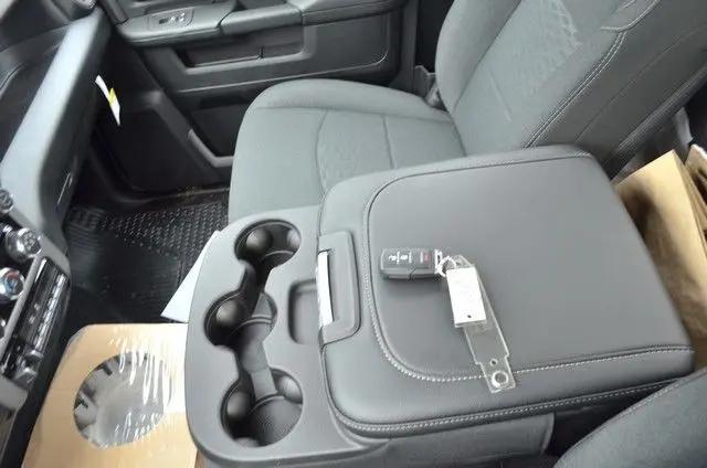 2026 Ram 3500 Tradesman/Big Horn